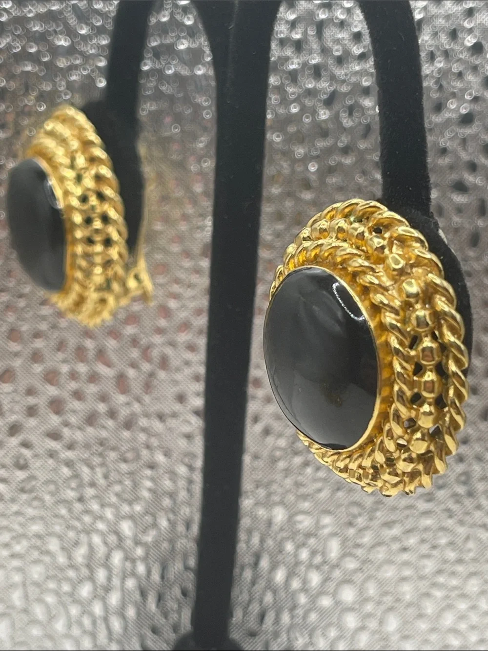 07.08.26-4 Vintage St. John Goldtone Rope Trim Earrings with Faux Onyx Centers